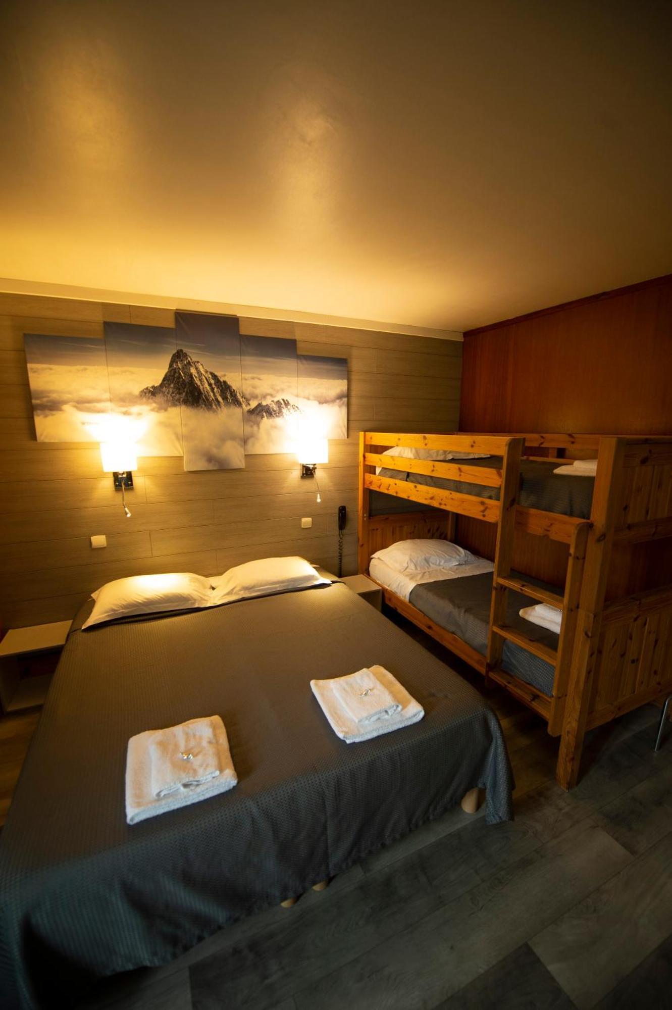 Hotel La Chaumiere A 100M Du Telecabine แซ็งต์-แฌร์เวส์-เลส์-แบ็งส์ ภายนอก รูปภาพ